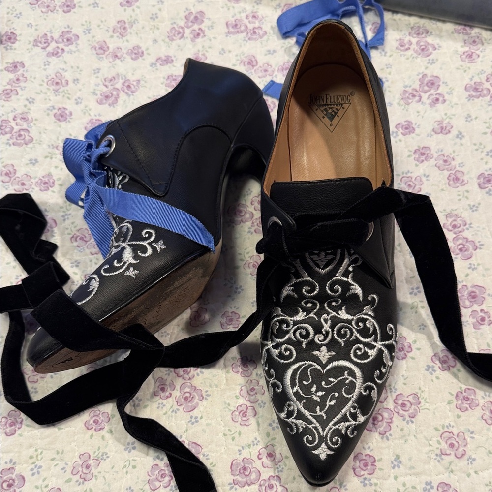John Fluevog Black Pointed Heels with Silver Heart Embroidery and Blue Ribbon - Picture 5 of 6